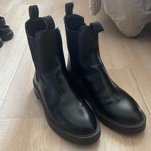 H&M Chelsea boot